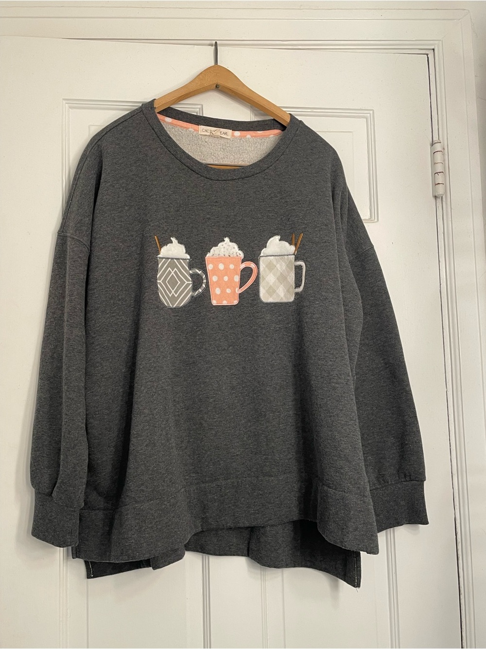 Cozy Dark Gray Hot Cocoa Graphic Crewneck Sweater - Women